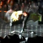 Nouvelle chute de Lady Gaga sur scène (VIDEO)