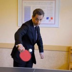 Nicolas Sarkozy joue au ping-pong (VIDEO)