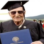 Il obtient son diplôme universitaire à 99 ans