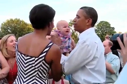 Barack Obama sait y faire avec les enfants (VIDEO)