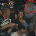 Enfant dégoûté de ne pas avoir attrapé une balle de baseball (VIDEO)