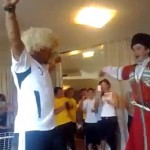 Quand Roberto Carlos s&rsquo;essaye à la danse Russe (VIDEO)