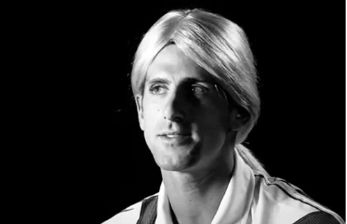 Parodie : Novak Djokovic se déguise en Maria Sharapova (VIDEO)