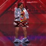 X Factor : un candidat montre son sexe en direct (VIDEO)