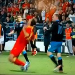 Wayne Rooney perd son sang-froid ! (VIDEO)