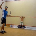 Il reçoit une balle de squash dans le dos à plus de 280 km/h (VIDEO)