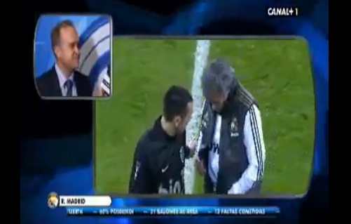 Un joueur repart avec le blouson de Mourinho (VIDEO)