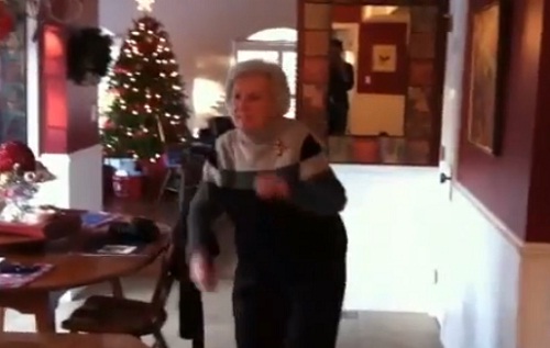 Mamie de 94 ans qui se déhanche sur du Dubstep (VIDEO)