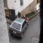 Régis et ses potes poussent une voiture ! (VIDEO)