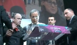 françois Hollande enfariné