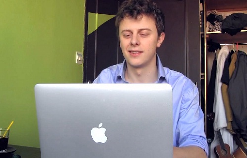 Norman s’attaque aux Apple Addict (VIDEO)