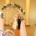 La mariée perd sa robe en pleine cérémonie !  (VIDEO)