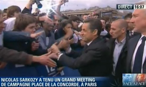 Sarkozy retire sa montre à 55.000 euros pour éviter de se la faire voler (VIDEO)