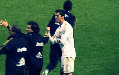 Cristiano Ronaldo fait un bras d’honneur à Javi Martinez (VIDEO)