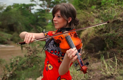 Lindsey Stirling reprend &laquo;&nbsp;We Found Love&nbsp;&raquo; de Rihanna (VIDEO)