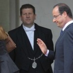 François Hollande pris en flagrant délit de &laquo;&nbsp;matage&nbsp;&raquo; ? (PHOTO)