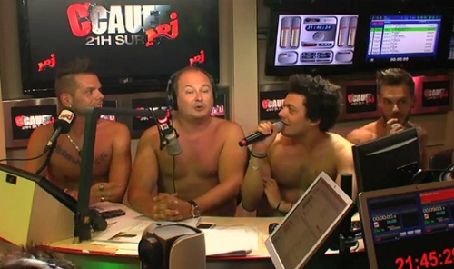 M. Pokora, Kenn V’ et Kev Adams nus pour Cauet (VIDEO)
