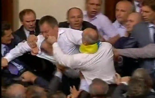 Bagarre générale au parlement ukrainien (VIDEO)