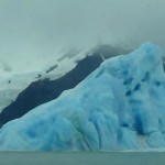 Argentine : un iceberg se retourne sous les yeux de touristes (VIDEO)