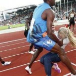 Usain Bolt heurte une hôtesse à la fin de son 100m (VIDEO)