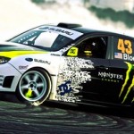 Choc : un journaliste se fait heurter en direct par une voiture de drift (VIDEO)