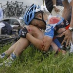 Tour de France 2012 : Une chute collective spectaculaire ! (VIDEO)