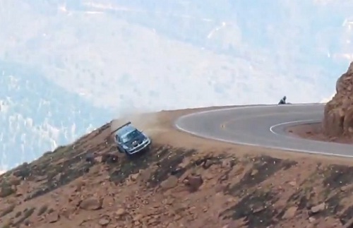 Le spectaculaire crash du pilote de rallye Jeremy Foley (VIDEO)