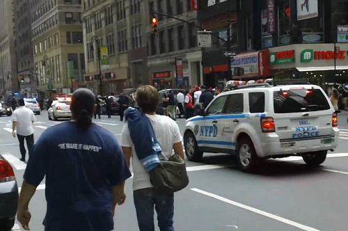 USA : Un homme abattu à Times Square par la police (VIDEO)