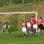 Foot : un gardien égalise dans les arrêts de jeu grâce à un ciseau ! (VIDEO)