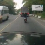 Choc : elle s&rsquo;endort sur son scooter (VIDEO)