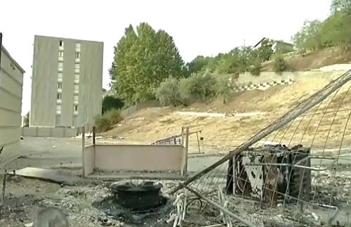 Marseille : des riverains chassent des Roms et brûlent leur camp (VIDEO)