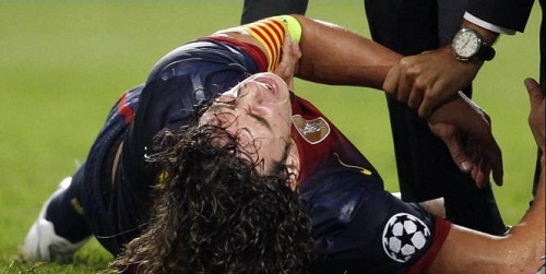 Ligue des Champions : Carles Puyol se retourne le coude (VIDEO)