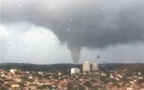 Mini-tornades près de Marseille et en Vendée : 25 blessés (VIDEO)