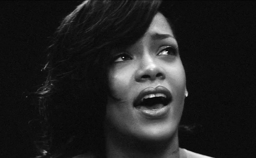Rihanna dévoile le clip de « Diamonds » (CLIP)