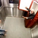 Un cercueil dans l&rsquo;ascenseur (Caméra cachée)