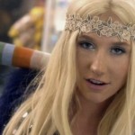 Ke$ha – C&rsquo;Mon (CLIP)