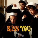 One Direction – Kiss You (CLIP)