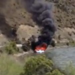 Éteindre un bateau en flamme avec classe (VIDEO)