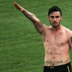 Un joueur de l&rsquo;AEK Athènes banni à vie après un salut nazi (VIDEO)