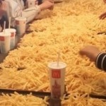 Ils commandent pour 250 dollars de frites et se font virer du McDo (PHOTOS)