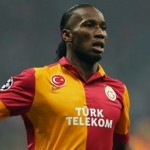 Le lob chanceux de Drogba (VIDEO)