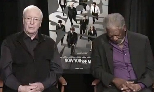 Morgan Freeman s’endort en pleine interview (VIDEO)
