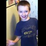 Une maman fait une mauvaise blague à son fils