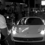 Justin Bieber renverse un paparazzi avec sa Ferrari (VIDEO)