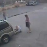 USA : Il percute un bébé en poussette et prend la fuite (VIDEO)