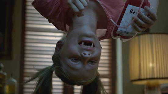 Une famille de vampires accros à Canalplay (VIDEO)