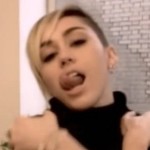 Miley Cyrus se moque de Justin Bieber (VIDEO)