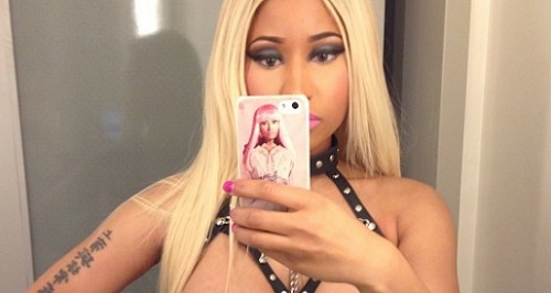 Nicki Minaj enlève le haut sur Instagram (PHOTOS)