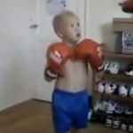 Gamin futur champion de MMA ? (VIDEO)