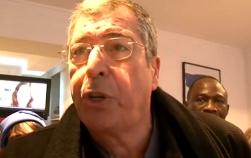 Patrick Balkany s’énerve contre un journaliste de BFMTV et lui arrache sa caméra (VIDEO)